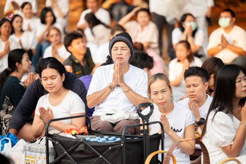 ภาพ No.318108:วันเสาร์ที่ 4 เมษายน พ.ศ. 2569 งานทำบุญเมืองใจกลางอยุธยา  ตักบาตรพระ 1,109 รูป ณ ถนนชีกุน หน้าวัดมหาธาตุ และวัดราชบูรณะ