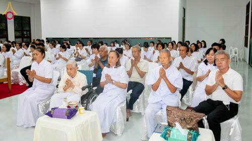 ภาพ No.315874:วันพฤหัสบดีที่ 26 มีนาคม พ.ศ. 2569 พิธีบำเพ็ญกุศล คุณพ่อณรงค์ จินตมากุล  สิริอายุ 99 ปี 11 เดือน โยมบิดา พระครูปลัดรัตนวีรวัฒน์ (รังสฤษดิ์ อิทฺธิจินตโก) ที่ปรึกษาเจ้าคณะจังหวัดปทุมธานี เจ้าอาวาสวัดพระธรรมกาย  ณ ห้องปลูกศรัทธา 2 วัดพระธรรมกาย ปทุมธานี