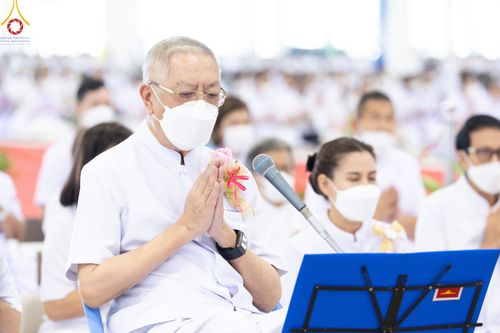 ภาพ No.78936:พิธีตักบาตร ข้าวสารอาหารแห้ง พิธีบูชาข้าวพระ ในวันอาทิตย์ต้นเดือนที่ 2 เมษายน พ.ศ. 2566