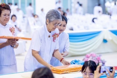 ภาพ No.244064:วันอาทิตย์ที่ 7 กันยายน พ.ศ. 2568 พิธีทอดผ้าป่าสมทบกฐินวัดพระธรรมกาย และสมทบกฐิน 30,000 วัดทั่วไทย ครั้งที่ 2 ณ ห้องแก้วสารพัดนึก 1 วัดพระธรรมกาย