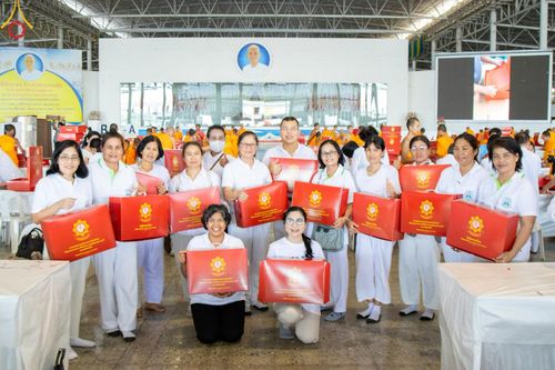 ภาพ No.211011:วันที่ 15 มีนาคม พ.ศ. 2568  บุญบรรจุกล่องไทยธรรม เพื่อถวายแด่พระสังฆาธิการ 40,000 กว่าวัดทั่วไทย ในวันคุ้มครองโลก 22 เมษายน พ.ศ. 2568