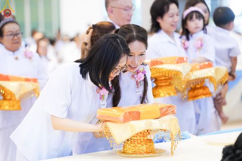 ภาพ No.160260:พิธีทอดผ้าป่าสมทบกฐินวัดพระธรรมกาย และสมทบกฐิน 30,000 วัดทั่วไทย ครั้งที่ 3 ณ สภาธรรมกายสากล วัดพระธรรมกาย วันพฤหัสบดีที่ 10 ตุลาคม พ.ศ. 2567