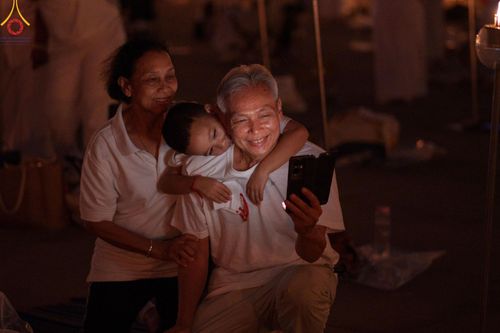 ภาพ No.125152:พิธีเวียนประทักษิณและจุดมาฆประทีป (ชุดที่ 2) ในวันมาฆบูชา เสาร์ที่ 24 กุมภาพันธ์ พ.ศ. 2567 ณ พระมหาธรรมกายเจดีย์ วัดพระธรรมกาย