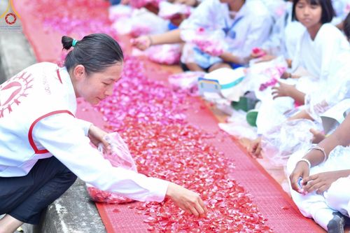 ภาพ No.128774:V.33 รวมพลังเพื่อบางกล่ำ การเตรียมงานของเจ้าหน้าที่หน่วยงานต่างๆ เพื่องานธรรมยาตราอัญเชิญพระบรมสารีริกธาตุ ประดิษฐาน ณ มหารัตนเจดีย์สิริปทุมสวรรค์ (เจดีย์อริยพุทธะ 5 พระองค์) ศูนย์ปฏิบัติธรรมภาคใต้ อ.บางกล่ำ จ.สงขลา ระหว่างวันที่ 9-10 มีนาคม พ.ศ. 2567