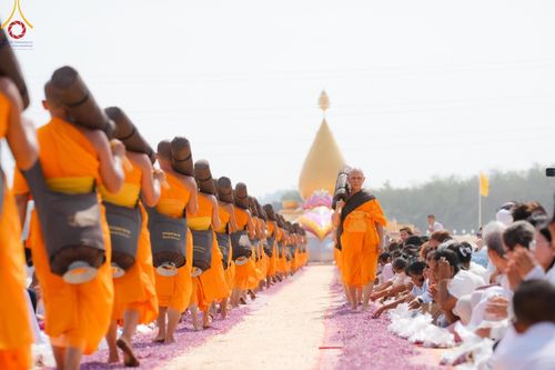 ภาพ No.129140:พระธรรมยาตราเดินธรรมยาตรา ณ ชุมชนรอบศูนย์ปฏิบัติธรรมภาคใต้ อ.บางกล่ำ จ.สงขลา วันที่ 10 มีนาคม พ.ศ. 2567