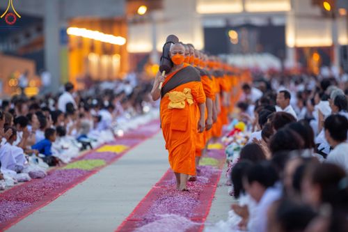 ภาพ No.120450:พิธีต้อนรับพระธรรมยาตรา ในโครงการธรรมยาตรา กตัญญูบูชา มหาปูชนียาจารย์ พระมงคลเทพมุนี(สด จนฺทสโร) พระผู้ปราบมาร อนุสรณ์สถาน 7 แห่ง ปีที่ 12 วันที่ 28 มกราคม พ.ศ. 2567 ณ วัดพระธรรมกาย จ.ปทุมธานี (ชุดที่ 2)