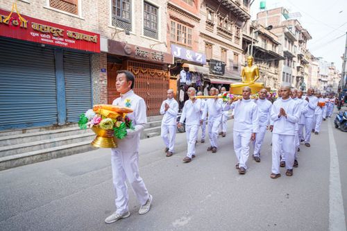 ภาพ No.129848:พิธีตัดปอยผมและแห่นาคธรรมทายาท ในโครงการบรรพชา 1,250 รูป ณ แดนประสูติ สวนลุมพินี ประเทศเนปาล วันที่ 2 มีนาคม พ.ศ. 2567