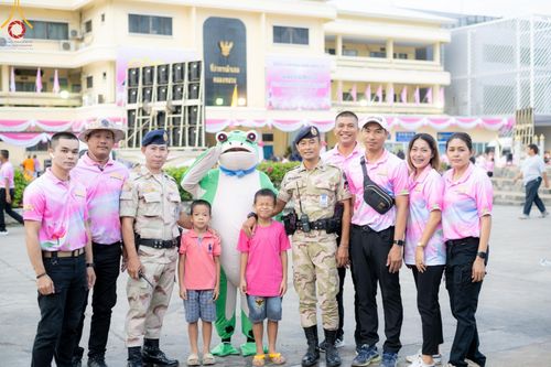 ภาพ No.150938:พิธีเจริญพระพุทธมนต์ และทำบุญตักบาตรแด่คณะสงฆ์ จำนวน 121 รูป เนื่องในโอกาสฉลองครบรอบ 120 ปี อำเภอคลองหลวง จังหวัดปทุมธานี เพื่อถวายเป็นพุทธบูชา ช่วยเหลือผู้ประสบความเดือดร้อนจากอุทกภัย และคณะสงฆ์ 323 วัด 4 จังหวัดชายแดนภาคใต้ วันเสาร์ที่ 31 สิงหาคม พ.ศ. 