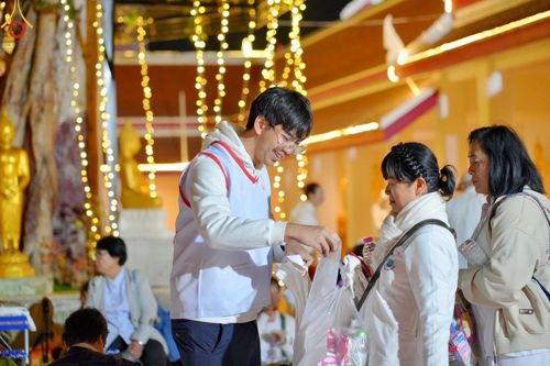 ภาพ No.204155:V.52 สารพัดV สารพัดดี ที่วัดสองพี่น้อง ในโครงการธรรมยาตรา กตัญญูบูชา มหาปูชนียาจารย์ พระมงคลเทพมุนี(สด จนฺทสโร) พระผู้ปราบมาร อนุสรณ์สถาน 7 แห่ง ปีที่ 13 ระหว่างวันที่ 2-31 มกราคม พ.ศ. 2568