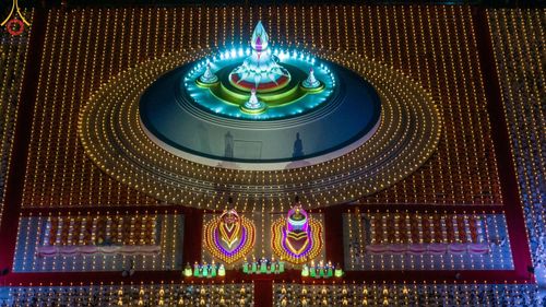 ภาพ No.192773:พิธีจุดประทีปถวายเป็นพุทธบูชา และบูชาธรรมมหาปูชนียาจารย์ ณ อนุสรณ์สถานคลองบางนางแท่น อ.สามพราน จ.นครปฐม ในโครงการธรรมยาตรา กตัญญูบูชา มหาปูชนียาจารย์ พระมงคลเทพมุนี(สด จนฺทสโร) พระผู้ปราบมาร อนุสรณ์สถาน 7 แห่ง ปีที่ 13 วันที่ 10 มกราคม พ.ศ. 2568