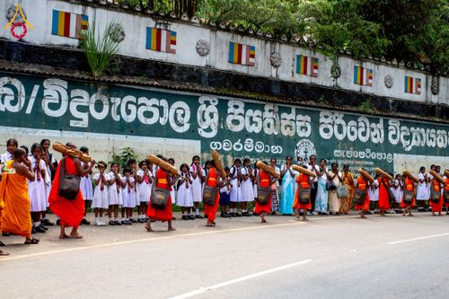 ภาพ No.226387:วันที่ 7-10 พฤษภาคม พ.ศ. 2568 โครงการเดินธรรมยาตรา สยาม-ลังกา ธรรมยาตรา ฉลองเทศกาลวิสาขบูชาแห่งชาติ ศรีลังกา บูชาธรรม 81 ปี หลวงพ่อธัมมชโย เมืองนูวราอิลิยา ประเทศศรีลังกา