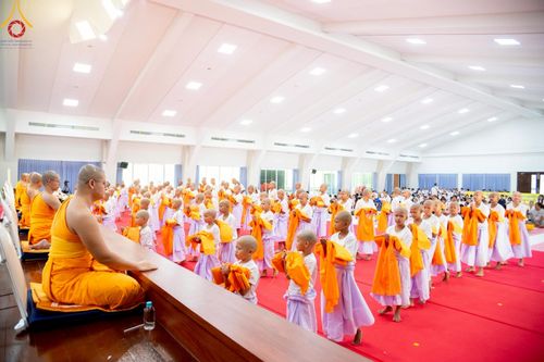 ภาพ No.213913:วันเสาร์ที่ 29 มีนาคม พ.ศ. 2568 พิธีตัดปอยผม ขอขมาผู้ปกครอง มอบบาตร-ผ้าไตร และพิธีบรรพชาสามเณร ณ ศูนย์ปฏิบัติธรรมจังหวัดระยอง (บ้านช่องลม) ต.บางบุตร อ.บ้านค่าย จ.ระยอง