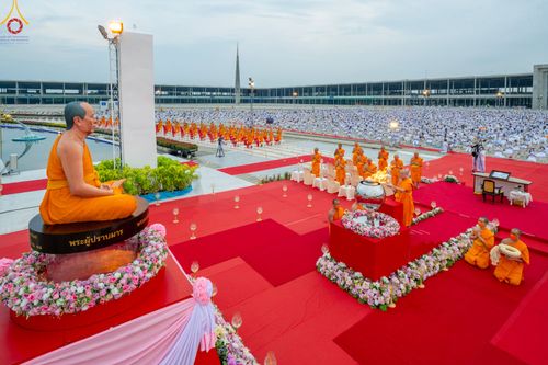 ภาพ No.90125:พิธีปลูกทรัพย์บานชื่น  เนื่องใน 139 ปี วันคล้ายวันเกิดด้วยรูปกายเนื้อ พระมงคลเทพมุนี (สด จนฺทสโร) พระผู้ปราบมาร วันอังคารที่ 10 ตุลาคม พ.ศ. 2566 ณ วัดพระธรรมกาย จ.ปทุมธานี