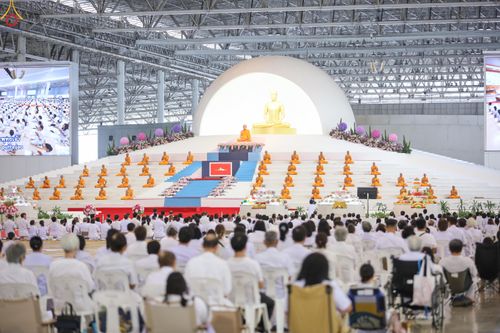 ภาพ No.328095:วันอาทิตย์ต้นเดือนที่ 3 พฤษภาคม พ.ศ.2569 พิธีบูชาข้าวพระ ณ วัดพระธรรมกาย
