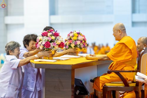 ภาพ No.281098:วันที่ 21 ธันวาคม พ.ศ.2568 พิธีมุทิตาหลวงพ่อทัตตชีโว ณ ห้องแก้วสารพัดนึก วัดพระธรรมกาย