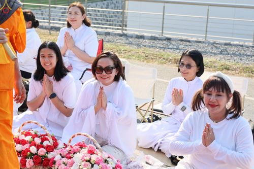 ภาพ No.305838:วันที่ 25 มกราคม พ.ศ. 2569 พิธีต้อนรับพระธรรมยาตรา วัดพระธรรมกาย(ภาพชุดที่ 3) ในโครงการธรรมยาตรา กตัญญูบูชา มหาปูชนียาจารย์ พระมงคลเทพมุนี(สด จนฺทสโร) พระผู้ปราบมาร อนุสรณ์สถาน 7 แห่ง ปีที่ 14