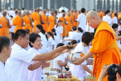 ภาพ No.10739:ประมวลภาพวันมาฆบูชา ประจำปี พ.ศ.2557 ณ วัดพระธรรมกาย