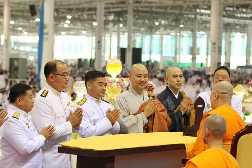 ภาพ No.10780:ประมวลภาพวันมาฆบูชา ประจำปี พ.ศ.2557 ณ วัดพระธรรมกาย
