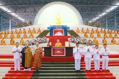 ภาพ No.10776:ประมวลภาพวันมาฆบูชา ประจำปี พ.ศ.2557 ณ วัดพระธรรมกาย