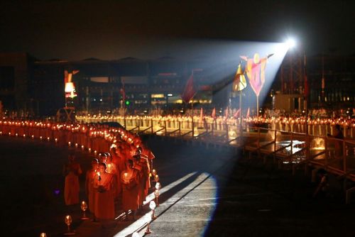 ภาพ No.10786:ประมวลภาพวันมาฆบูชา ประจำปี พ.ศ.2557 ณ วัดพระธรรมกาย