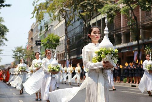 ภาพ No.10817:พิธีพระราชทานเพลิงศพสมเด็จพระพุฒาจารย์ (เกี่ยว อุปเสโณ)