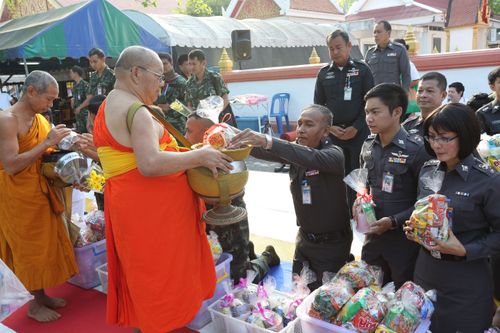 ภาพ No.10945:ประมวลภาพพิธีถวายสังฆทาน 323 วัด ครั้งที่ 100 ณ วัดพุทธภูมิ จ.ยะลา