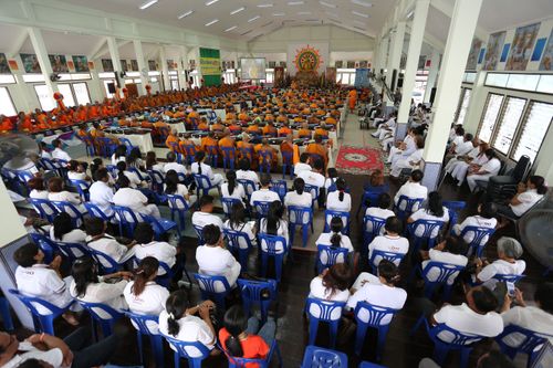 ภาพ No.10957:ประมวลภาพพิธีถวายสังฆทาน 323 วัด ครั้งที่ 100 ณ วัดพุทธภูมิ จ.ยะลา