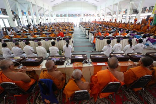 ภาพ No.10965:ประมวลภาพพิธีถวายสังฆทาน 323 วัด ครั้งที่ 100 ณ วัดพุทธภูมิ จ.ยะลา