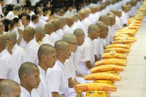 ภาพ No.10926:ประมวลภาพพิธีขอขมาและรับบาตรผ้าไตรประจำปี พ.ศ. 2557