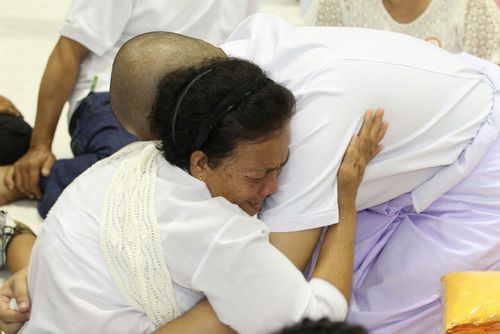 ภาพ No.10941:ประมวลภาพพิธีขอขมาและรับบาตรผ้าไตรประจำปี พ.ศ. 2557