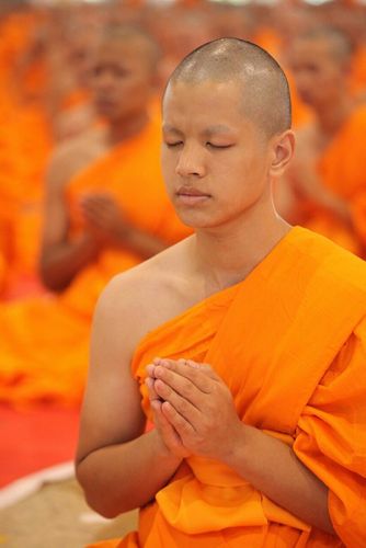 ประมวลภาพพิธีบรรพชาและคล้องอังสะ วันเสาร์ที่ 5 เมษายน 2557