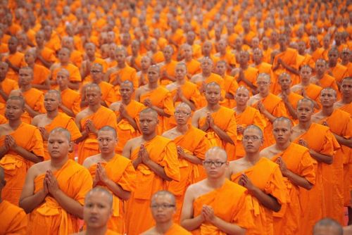 ภาพ No.11026:ประมวลภาพพิธีบรรพชาและคล้องอังสะ วันเสาร์ที่ 5 เมษายน 2557