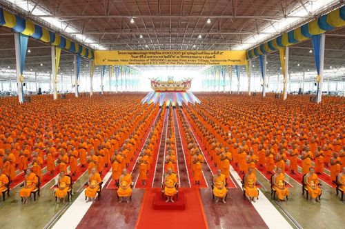 ภาพ No.11033:ประมวลภาพพิธีบรรพชาและคล้องอังสะ วันเสาร์ที่ 5 เมษายน 2557