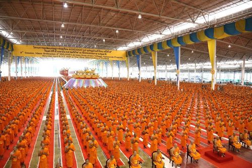 ภาพ No.11028:ประมวลภาพพิธีบรรพชาและคล้องอังสะ วันเสาร์ที่ 5 เมษายน 2557