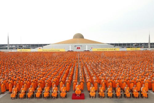 ภาพ No.11030:ประมวลภาพพิธีบรรพชาและคล้องอังสะ วันเสาร์ที่ 5 เมษายน 2557