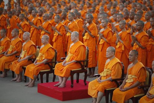 ภาพ No.11029:ประมวลภาพพิธีบรรพชาและคล้องอังสะ วันเสาร์ที่ 5 เมษายน 2557