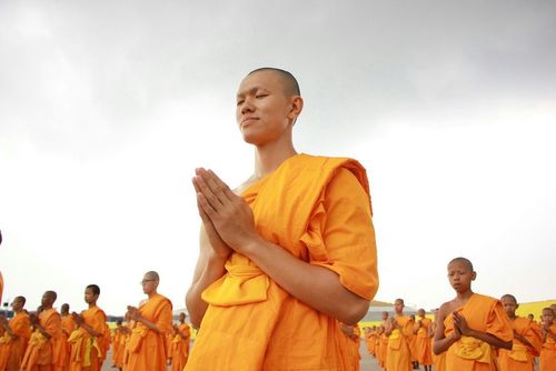 ภาพ No.11036:ประมวลภาพพิธีบรรพชาและคล้องอังสะ วันเสาร์ที่ 5 เมษายน 2557