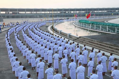 ภาพ No.10976:ประมวลภาพพิธีวันทาเจดีย์ วันเสาร์ที่ 5 เมษายน 2557