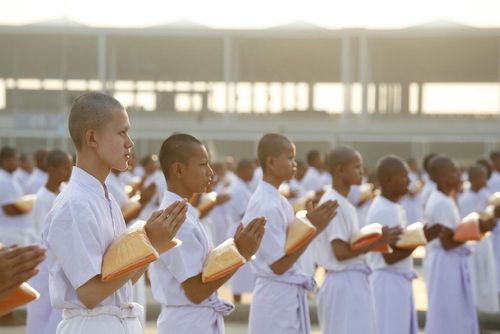 ภาพ No.10988:ประมวลภาพพิธีวันทาเจดีย์ วันเสาร์ที่ 5 เมษายน 2557