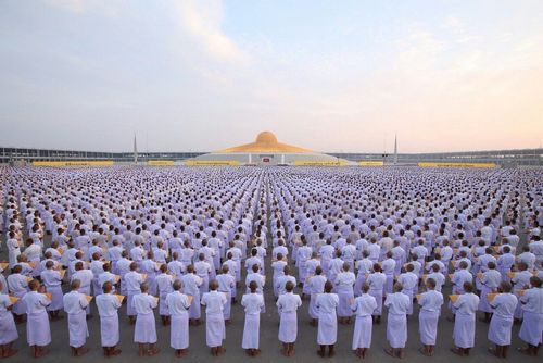 ภาพ No.10992:ประมวลภาพพิธีวันทาเจดีย์ วันเสาร์ที่ 5 เมษายน 2557