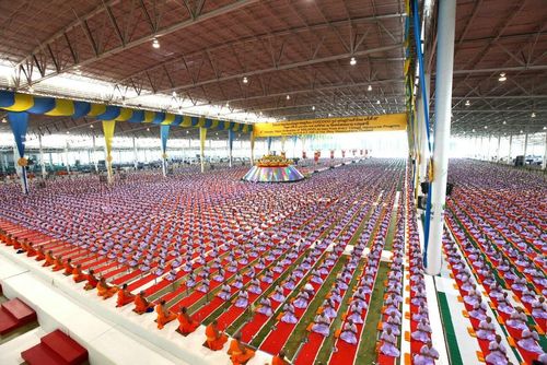 ภาพ No.11039:ประมวลภาพพิธีบรรพชาและคล้องอังสะ วันเสาร์ที่ 5 เมษายน 2557