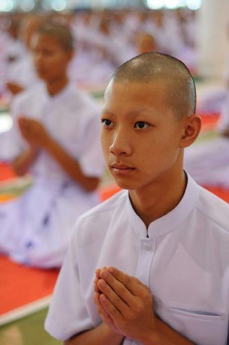 ภาพ No.11047:ประมวลภาพพิธีบรรพชาและคล้องอังสะ วันเสาร์ที่ 5 เมษายน 2557