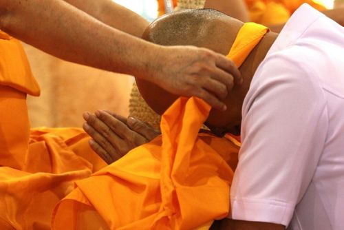 ภาพ No.11051:ประมวลภาพพิธีบรรพชาและคล้องอังสะ วันเสาร์ที่ 5 เมษายน 2557