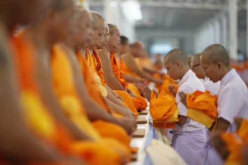 ภาพ No.11050:ประมวลภาพพิธีบรรพชาและคล้องอังสะ วันเสาร์ที่ 5 เมษายน 2557