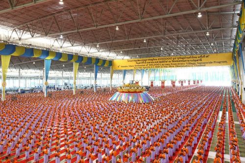 ภาพ No.11053:ประมวลภาพพิธีบรรพชาและคล้องอังสะ วันเสาร์ที่ 5 เมษายน 2557