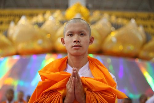 ภาพ No.11055:ประมวลภาพพิธีบรรพชาและคล้องอังสะ วันเสาร์ที่ 5 เมษายน 2557