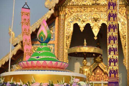 ประมวลภาพธุดงค์อัญเชิญพระบรมธาตุใจกลางเมืองเชียงใหม่