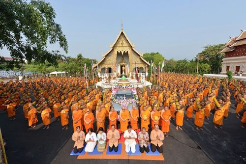 ภาพ No.10994:ประมวลภาพธุดงค์อัญเชิญพระบรมธาตุใจกลางเมืองเชียงใหม่