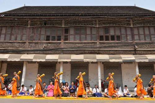 ภาพ No.11009:ประมวลภาพธุดงค์อัญเชิญพระบรมธาตุใจกลางเมืองเชียงใหม่