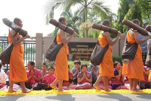 ภาพ No.11016:ประมวลภาพธุดงค์อัญเชิญพระบรมธาตุใจกลางเมืองเชียงใหม่